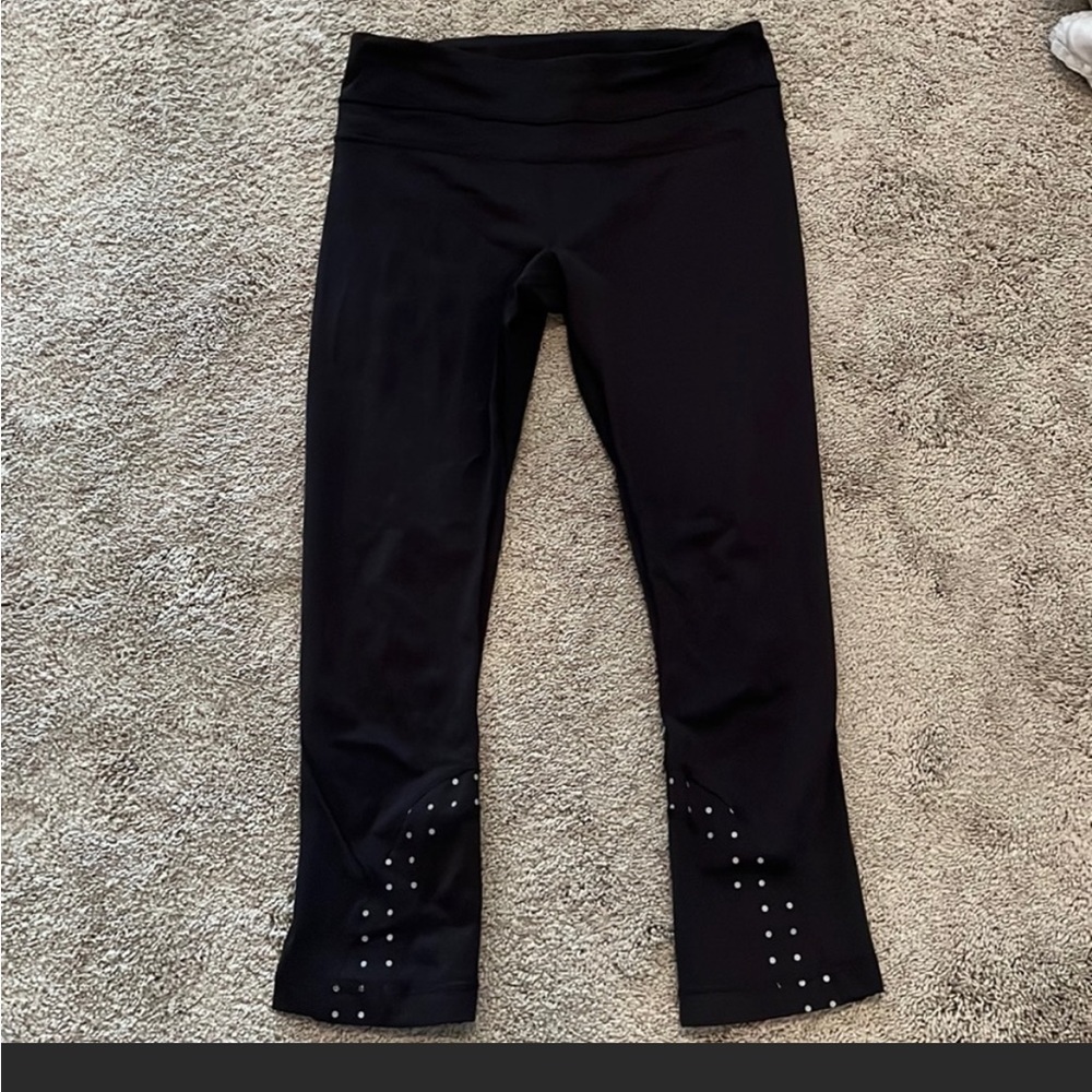 Lululemon size 6 leggings.